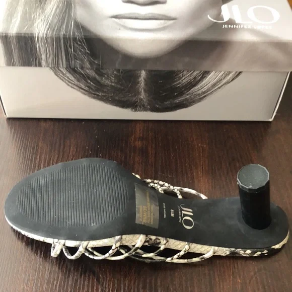 Shoes - Picture 4 of 5